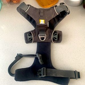 Ruffwear Harness - lightly used. Our pup outgrew this size! medium Size